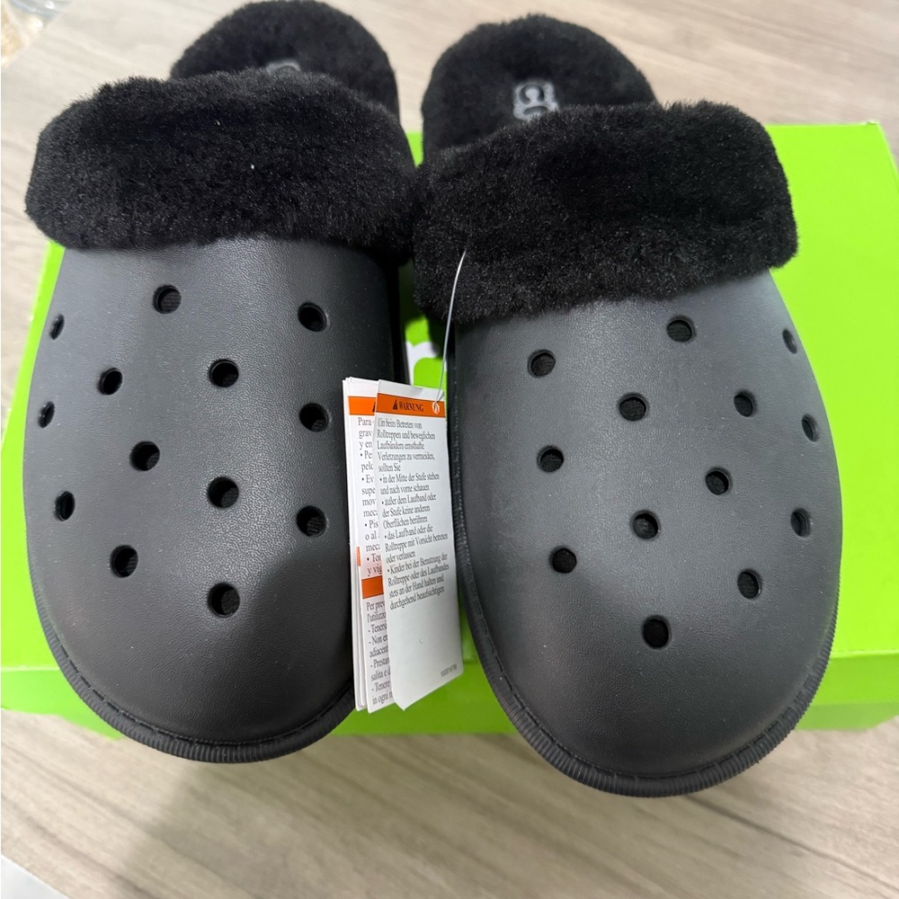 CROCS Classic Fuzz Scuff - Black